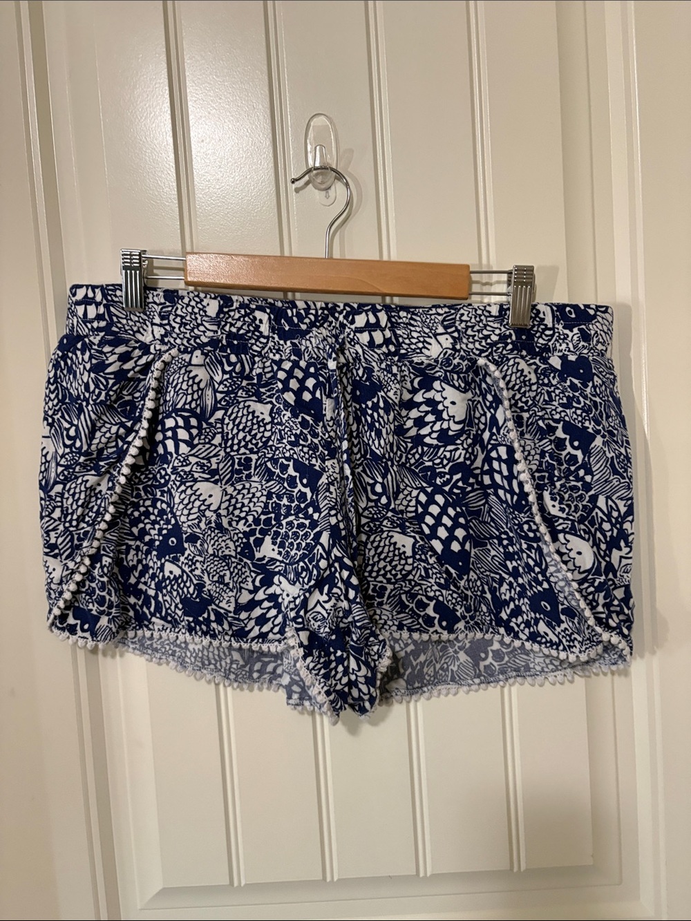 Lilly‎ Pulitzer for Target Navy and White Floral Shorts